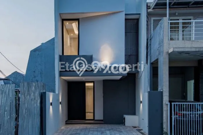 Rumah Strategis Minimalis Lb 110m2 di Mulyorejo, Surabaya Rumah Strategis Minimalis Lb 110m2 di Mulyorejo, Surabaya