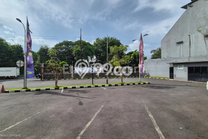 Unit Komersial Disewakan di Surabaya Area Strategis Harga Kompetitif Unit Komersial Disewakan di Surabaya Area Strategis Harga Kompetitif