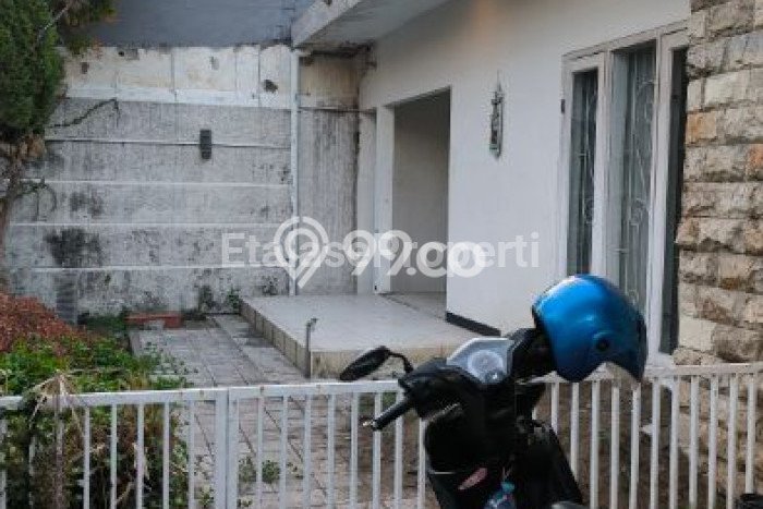 Rumah Eksklusif Siap Huni LT 260m2 di Asemrowo, Surabaya Rumah Eksklusif Siap Huni LT 260m2 di Asemrowo, Surabaya