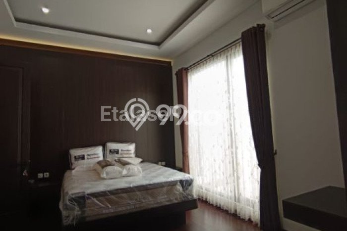 For Sale Rumah Mewah Exclusive di Rungkut, Surabaya For Sale Rumah Mewah Exclusive di Rungkut, Surabaya