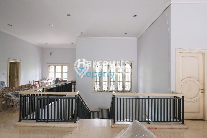 Rumah Eksklusif Siap Huni LT 629m2 di Menteng, Jakarta Pusat Rumah Eksklusif Siap Huni LT 629m2 di Menteng, Jakarta Pusat