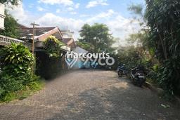 Ready to Use! Premium House LT 1190m2 Desain Elegan di Pejaten Ready to Use! Premium House LT 1190m2 Desain Elegan di Pejaten