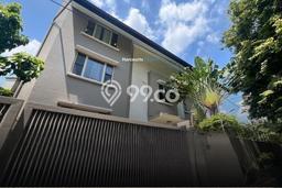Rumah 5 Kamar Lengkap Disewakan di Kebayoran Baru Harga Kompetitif Rumah 5 Kamar Lengkap Disewakan di Kebayoran Baru Harga Kompetitif