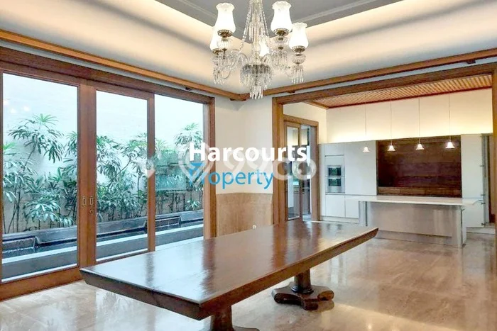 Rumah Cantik Siap Pakai Di Kebayoran Baru Luas 1400m2 Lokasi Strategis Rumah Cantik Siap Pakai Di Kebayoran Baru Luas 1400m2 Lokasi Strategis