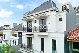 Hunian Kondisi Baik Disewakan di Senopati, Jakarta Selatan LT 250m2, LB 750m2 Hunian Kondisi Baik Disewakan di Senopati, Jakarta Selatan LT 250m2, LB 750m2