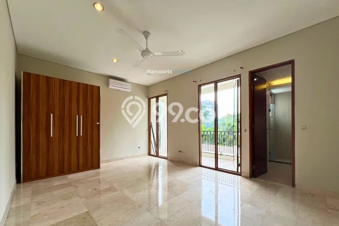 Disewakan Rumah Strategis di Pejaten LT 460m2 / LB 500m2 Siap Huni Disewakan Rumah Strategis di Pejaten LT 460m2 / LB 500m2 Siap Huni