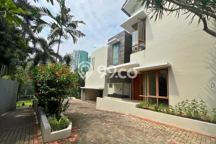 Disewakan Rumah Strategis di Pejaten LT 460m2 / LB 500m2 Siap Huni Disewakan Rumah Strategis di Pejaten LT 460m2 / LB 500m2 Siap Huni