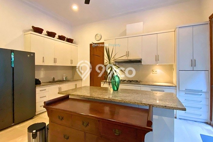 Rumah area , 5 KM, Design Modern, Luas 600m2m² Bangunan 734m2m² Rumah area , 5 KM, Design Modern, Luas 600m2m² Bangunan 734m2m²