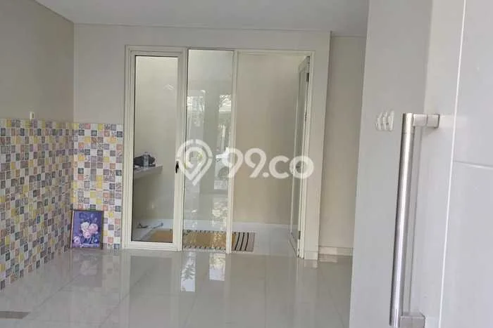 Rumah sewa siap pakai 3 Kamar Tidur di Pakuwon City, Surabaya Rumah sewa siap pakai 3 Kamar Tidur di Pakuwon City, Surabaya