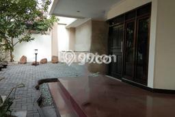 Rumah Mewah LB 550m2 Siap Pakai Desain Elegan di Dharma Husada, Surabaya Rumah Mewah LB 550m2 Siap Pakai Desain Elegan di Dharma Husada, Surabaya
