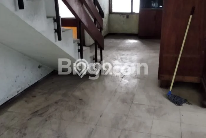 Siap Huni Hunian Elit 6 Kamar di Gubeng Dekat ke Mana Saja Siap Huni Hunian Elit 6 Kamar di Gubeng Dekat ke Mana Saja