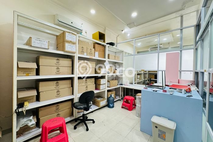 Unit Ruko Dijual di Tebet Jakarta Selatan Luas Tanah 72m2, Luas Bangunan 238m2 Unit Ruko Dijual di Tebet Jakarta Selatan Luas Tanah 72m2, Luas Bangunan 238m2