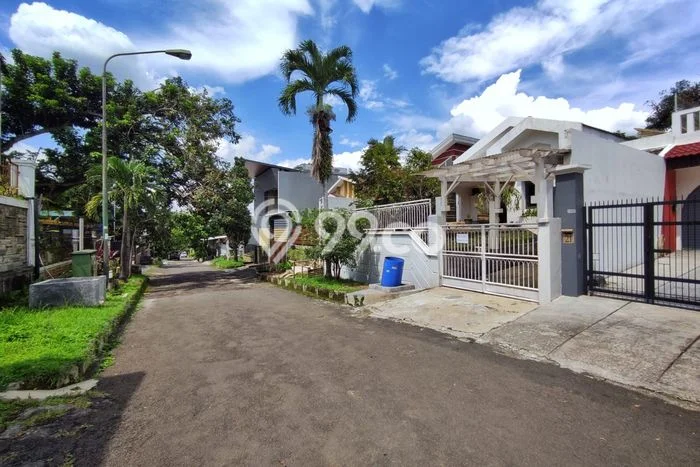 Rumah Mewah LB 150m2 Siap Huni Desain Elegan di Pajajaran, Bogor Rumah Mewah LB 150m2 Siap Huni Desain Elegan di Pajajaran, Bogor