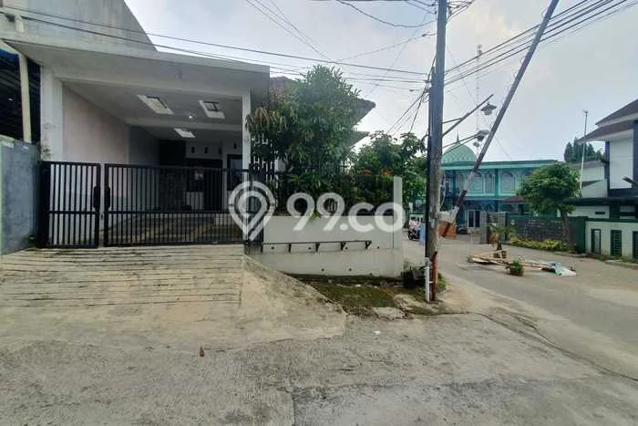 Jual Rumah Strategis Bagus Punya 3 KT di Cibinong Bogor SHM Jual Rumah Strategis Bagus Punya 3 KT di Cibinong Bogor SHM