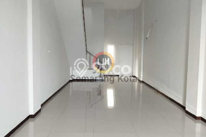 Ruko Disewa di Semarang Timur, Semarang, LT 84m2 / LB 188m2 Ruko Disewa di Semarang Timur, Semarang, LT 84m2 / LB 188m2
