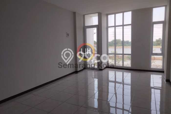 Ruko Disewa di Semarang Timur, Semarang, LT 84m2 / LB 188m2 Ruko Disewa di Semarang Timur, Semarang, LT 84m2 / LB 188m2