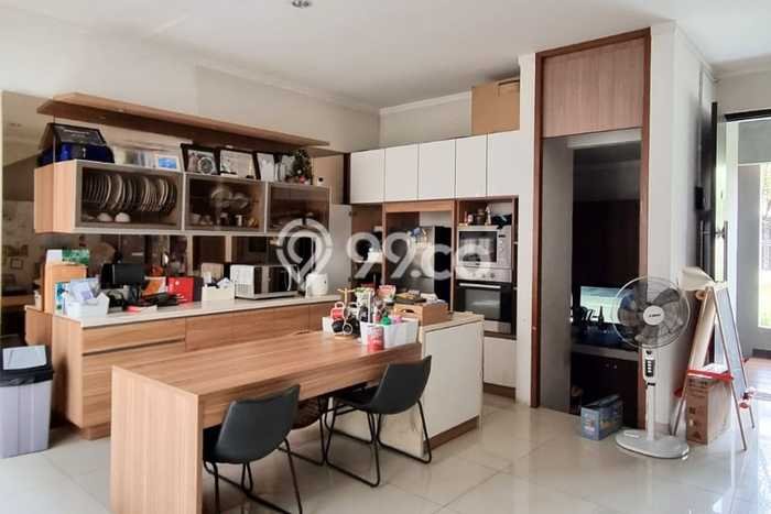 Hunian Mewah LB 192m2 Siap Huni Desain Elegan di Sektor 9-Bintaro, Tangerang Selatan Hunian Mewah LB 192m2 Siap Huni Desain Elegan di Sektor 9-Bintaro, Tangerang Selatan