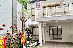 Rumah Strategis Bintaro, Tangerang Selatan, Luas 119m² Bangunan 230m² Rumah Strategis Bintaro, Tangerang Selatan, Luas 119m² Bangunan 230m²