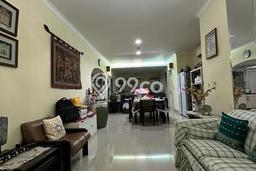 Rumah Menguntungkan di Pusat Kota Kelapa Gading, Jakarta Utara - 4 Kamar Tidur Rumah Menguntungkan di Pusat Kota Kelapa Gading, Jakarta Utara - 4 Kamar Tidur
