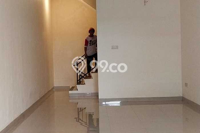 Ruko Dijual di Prime Area Bandung Luas 180m2 Ruko Dijual di Prime Area Bandung Luas 180m2