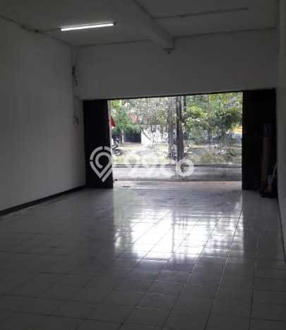LOKASI PREMIUM! Ruko Kawasan , Luas 170m2m², Area Niaga LOKASI PREMIUM! Ruko Kawasan , Luas 170m2m², Area Niaga