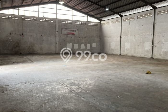 Gudang Disewa di Bandung dengan LB 600m2 Area Komersial Ramai Gudang Disewa di Bandung dengan LB 600m2 Area Komersial Ramai