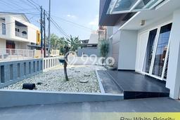 Ready to Use! Premium House LT 200m2 Desain Elegan di BSD Nusaloka Ready to Use! Premium House LT 200m2 Desain Elegan di BSD Nusaloka