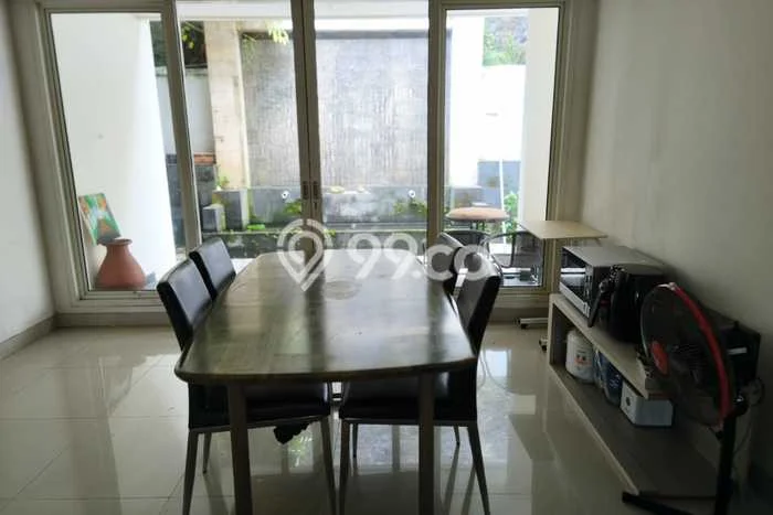 Sewa Rumah Murah di Candi Golf Semarang Punya 5 Kamar Tidur Sewa Rumah Murah di Candi Golf Semarang Punya 5 Kamar Tidur