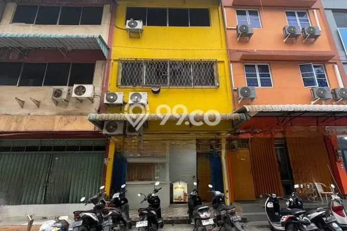 Unit Ruko Dijual di Batam LT 90m2 & LB 270m2 Unit Ruko Dijual di Batam LT 90m2 & LB 270m2