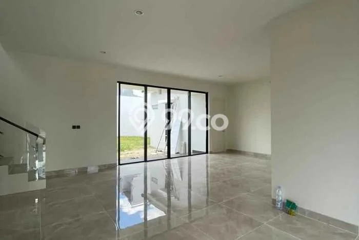 Rumah 5 KT 5 KM Luas Tanah 335m2m², Luas Bangunan 200m2m² di Makassar, Makassar Rumah 5 KT 5 KM Luas Tanah 335m2m², Luas Bangunan 200m2m² di Makassar, Makassar