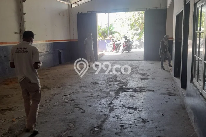 Gudang disewakan di Semarang Barat Semarang dengan luas bangunan 210m2 Gudang disewakan di Semarang Barat Semarang dengan luas bangunan 210m2