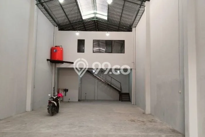 Gudang Disewa di Semarang dengan LB 320m2 Area Komersial Ramai Gudang Disewa di Semarang dengan LB 320m2 Area Komersial Ramai