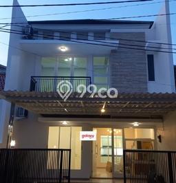 Dijual Hunian Rumah Terawat 3 Kamar di Pakuwon City, Surabaya Dijual Hunian Rumah Terawat 3 Kamar di Pakuwon City, Surabaya