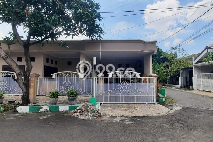 Rumah Akses Mudah area Pakuwon, Surabaya, Luas 120m2m² LB 120m2m² Rumah Akses Mudah area Pakuwon, Surabaya, Luas 120m2m² LB 120m2m²