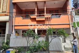 HARGA TERBAIK! Rumah area Surabaya Kota, 12 KT, Lingkungan Sejuk, LT 140m² Bangunan 250m² HARGA TERBAIK! Rumah area Surabaya Kota, 12 KT, Lingkungan Sejuk, LT 140m² Bangunan 250m²