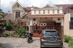 Rumah Mewah Siap Huni LT 216m2 di Waru, Sidoarjo Rumah Mewah Siap Huni LT 216m2 di Waru, Sidoarjo