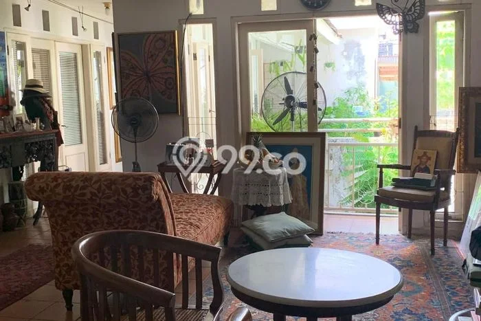 Siap Huni Rumah Mewah 5 Kamar di Menteng Dekat ke Mana Saja Siap Huni Rumah Mewah 5 Kamar di Menteng Dekat ke Mana Saja