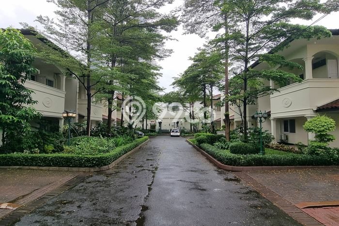 Hunian Modern dengan LT 372m2 & LB 610m2 Disewakan di Pondok Indah Hunian Modern dengan LT 372m2 & LB 610m2 Disewakan di Pondok Indah