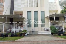Rumah di Pinisi Pik , Lt. 406m2 , 2.5 Lantai , Ada Kolam Renang Rumah di Pinisi Pik , Lt. 406m2 , 2.5 Lantai , Ada Kolam Renang
