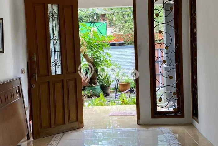 Rumah Bagus Siap Pakai Di Cinere Luas 300m2 Lokasi Strategis Rumah Bagus Siap Pakai Di Cinere Luas 300m2 Lokasi Strategis