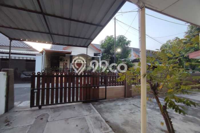 Jual Rumah Bagus Siap Huni LB 321m2 di Laweyan, Surakarta Jual Rumah Bagus Siap Huni LB 321m2 di Laweyan, Surakarta