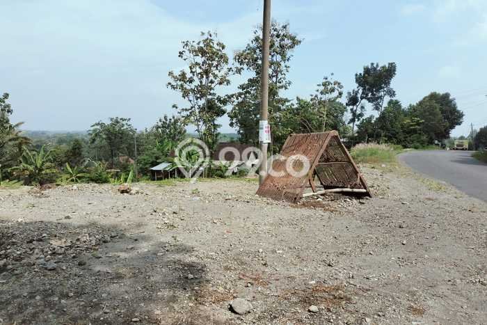 Tanah Kosong Dijual di Karanganyar dengan Area 900m2 Tanah Kosong Dijual di Karanganyar dengan Area 900m2