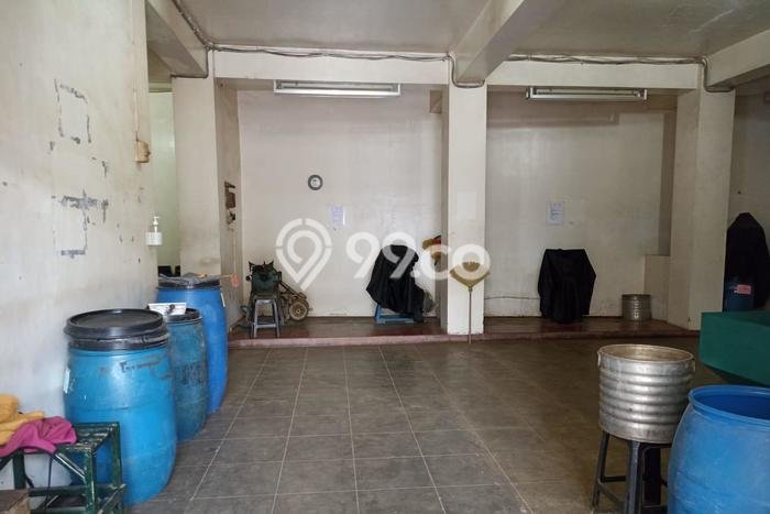 Pabrik Dijual di Serengan Surakarta dengan Luas Bangunan 2315m2 Pabrik Dijual di Serengan Surakarta dengan Luas Bangunan 2315m2