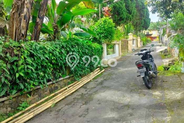 Lahan Strategis di Tawangmangu Dijual dengan Luas 200m2 Lahan Strategis di Tawangmangu Dijual dengan Luas 200m2