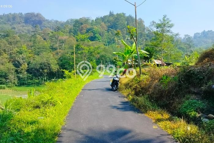 Tanah di Tawangmangu, Karanganyar Luas 456m2 Dijual Segera Tanah di Tawangmangu, Karanganyar Luas 456m2 Dijual Segera