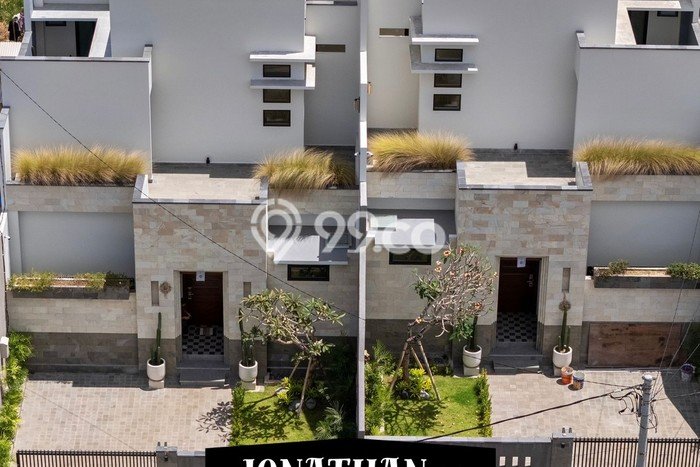 Bisnis Menjanjikan! Vila di , Area 250m2m², Lokasi Premium Bisnis Menjanjikan! Vila di , Area 250m2m², Lokasi Premium