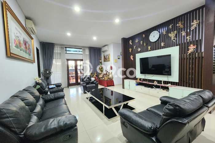 Rumah Elit LB 350m2 Siap Pakai Desain Elegan di Mekar Wangi, Bandung Rumah Elit LB 350m2 Siap Pakai Desain Elegan di Mekar Wangi, Bandung