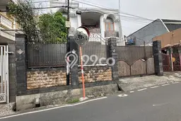 Rumah Mewah Siap Huni LT 310m2 di Kebon Jeruk, Jakarta Barat Rumah Mewah Siap Huni LT 310m2 di Kebon Jeruk, Jakarta Barat