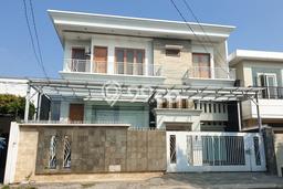 Rumah Elit Modern Tanpa Renovasi di Brumbungan Semarang Rumah Elit Modern Tanpa Renovasi di Brumbungan Semarang