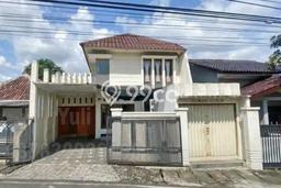 Hunian Elit LB 400m2 Siap Pakai Desain Elegan di Lamper, Semarang Hunian Elit LB 400m2 Siap Pakai Desain Elegan di Lamper, Semarang